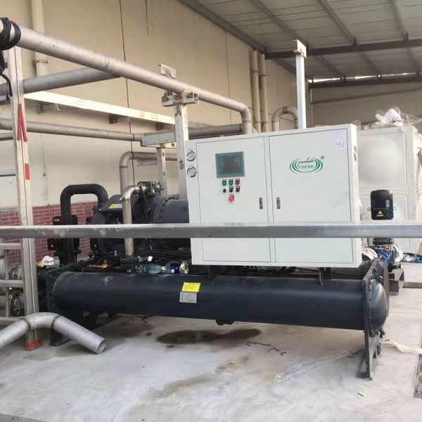 水冷螺桿式冷水機(jī)組，大型制冷設(shè)備，工業(yè)冷水機(jī)組廠(chǎng)家